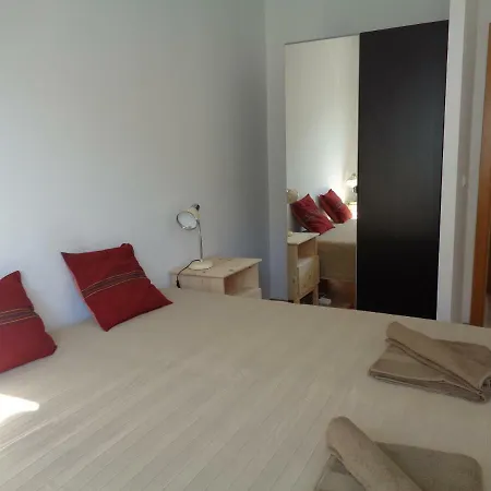 Sunny&spacious Duplex, Besides Graca&alfama Lisboa