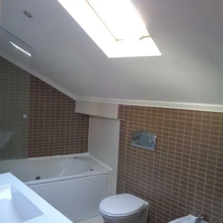 Apartment Sunny&spacious Duplex, Besides Graca&alfama Lisbon